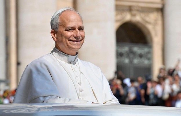 Leon XIV Zaprezentowano hasła i logo papieskich pielgrzymek do Turcji i Libanu