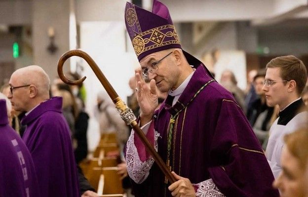 Abp Galbas: cieszę się z powrotu ikony Matki Bożej Jasnogórskiej do paryskiej katedry Notre-Dame