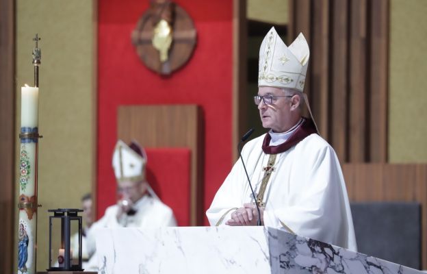 Bp Lechowicz: lekceważenie narodowych tradycji, to jak odcinanie gałęzi, na której się siedzi