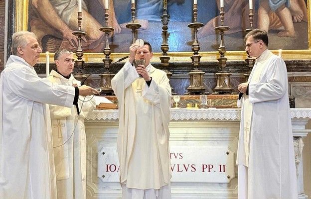 Msza św. przy grobie Jana Pawła II: Budujcie dziś Królestwo Boże
