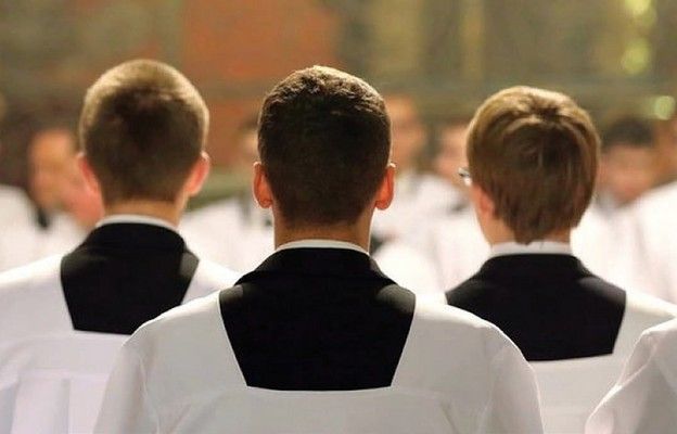 Hiszpania: rośnie liczba powołań do seminariów duchownych