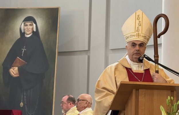 Bp Bab w Płocku: po ranach rozpoznajemy Jezusa, to w nich objawia się Miłość silniejsza niż grzech