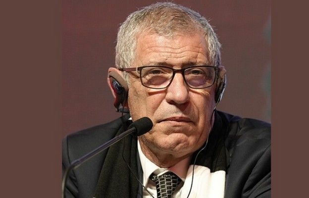 CIEKAWOSTKI ZE ŚWIATA: Były selekcjoner polskich piłkarzy Fernando Santos: dzień rozpoczyna od modlitwy i czytania Pisma Świętego