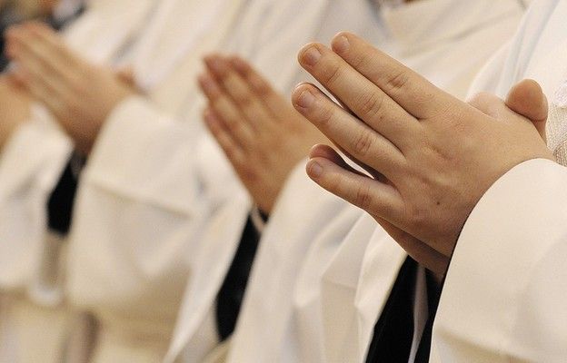 ŚWIAT: Anglia i Walia: Rośnie liczba powołanych do kapłaństwa