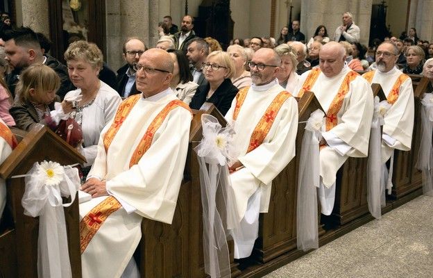 Wzrasta liczba diakonów stałych; święcenia mogą przyjmować żonaci mężczyźni