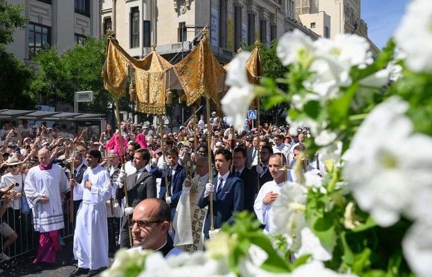 Papież do Hiszpanów: wróćmy do Boga, On ukształtował ten kraj + ZDJĘCIA