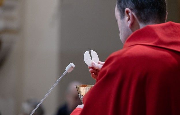 Arcybiskup Sydney podczas obchodów Bożego Ciała: powróćmy do klękania przed Bogiem w Eucharystii
